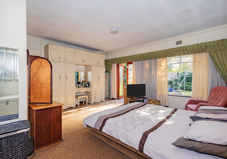 4 Bedroom Property for Sale in Oostersee Western Cape